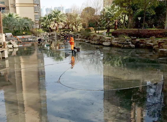 嵩明景观池淤泥清理